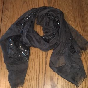 5/$25 ! Gray scarf with sequins